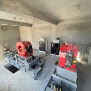 Máy kéo thang máy