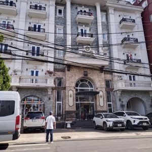Khách sạn Du Lys